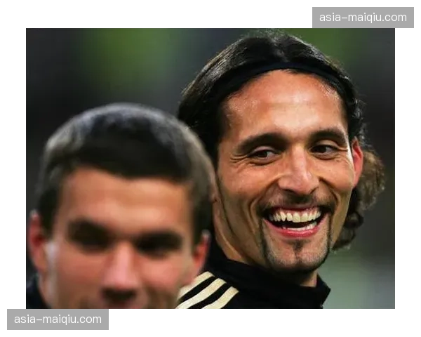 官方确认：沙尔克04传奇射手库兰伊将回归俱乐部任职